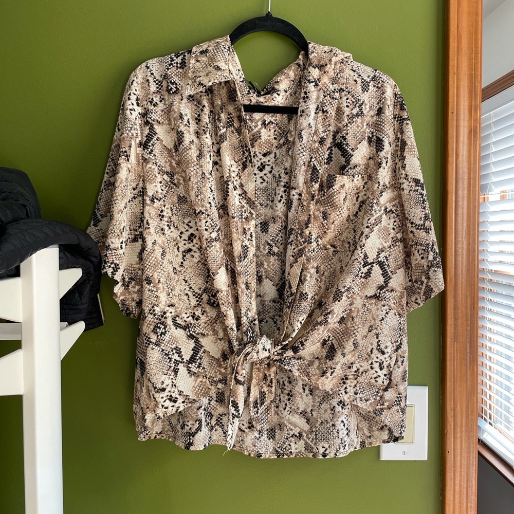 Snake skin patterned top